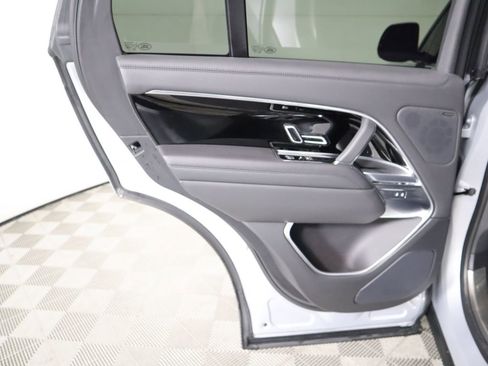 Used 2023 Land Rover Range Rover SE image 27