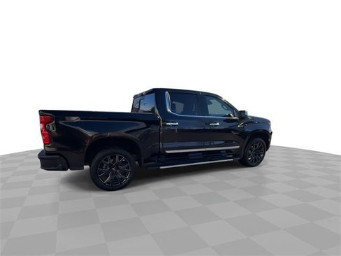Certified 2023 Chevrolet Silverado 1500 High Country w/ Technology Package image 8