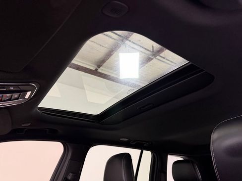 Used 2023 Jeep Grand Cherokee Altitude image 24