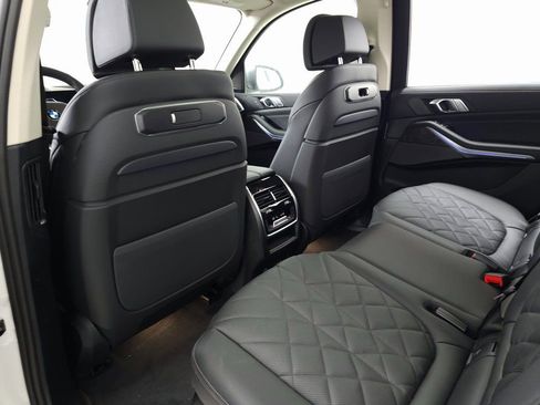 Used 2026 BMW X7 xDrive40i AWD/4WD image 31