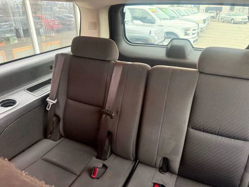 Used 2009 Chevrolet Suburban LT image 11