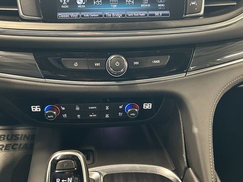 Used 2019 Buick Enclave Premium image 32