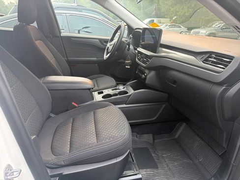 Used 2023 Ford Escape Active w/ Tech Pack #1 AWD/4WD image 5