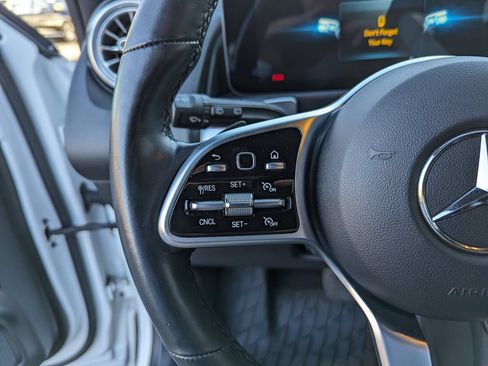 Used 2023 Mercedes-Benz GLB 250 4MATIC image 17