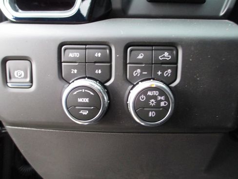 New 2026 GMC Sierra 1500 Denali w/ Denali Reserve Package AWD/4WD image 17