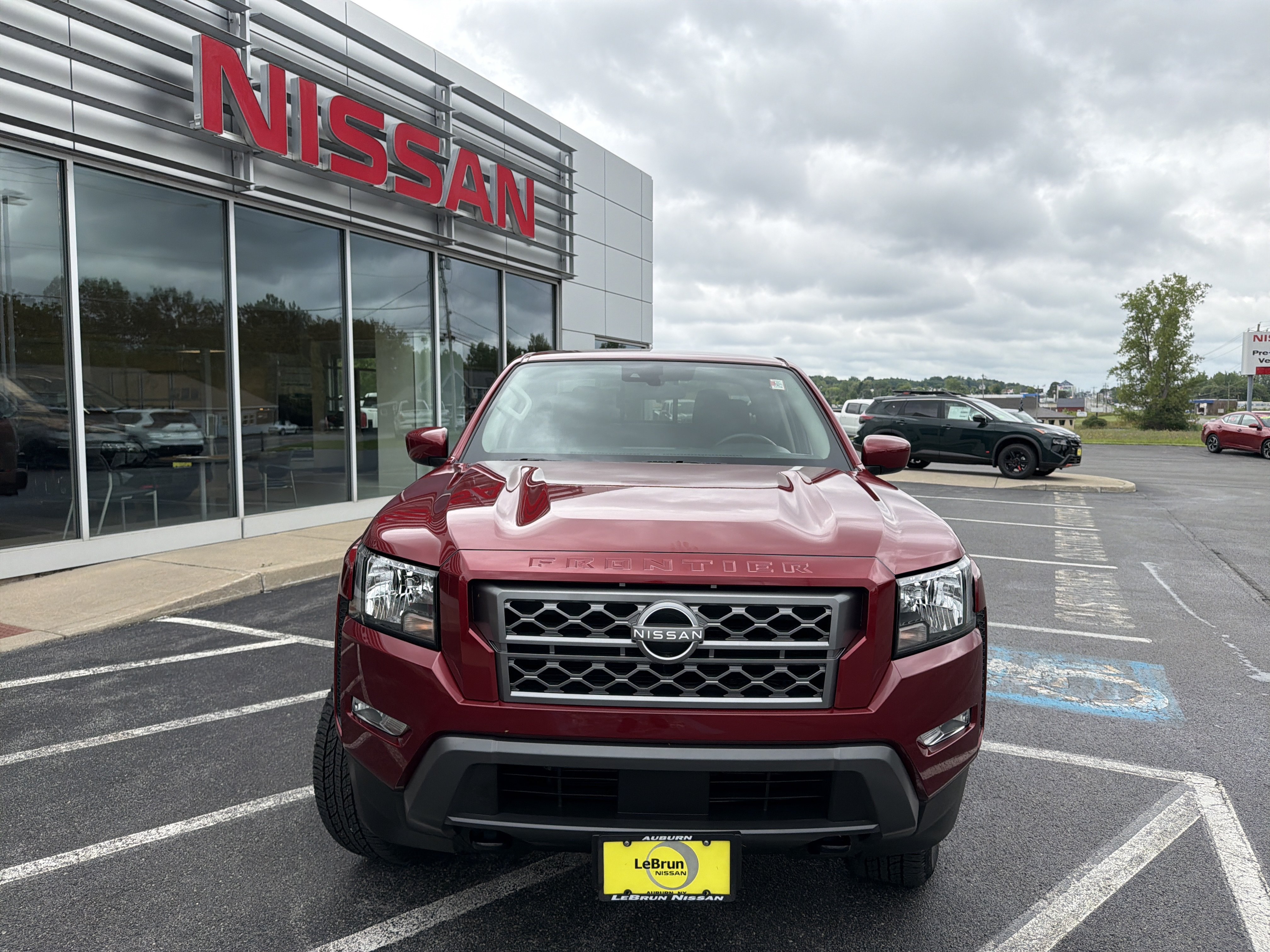 Used 2024 Nissan Frontier SV w/ SV Convenience Package AWD/4WD image 18