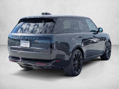 New 2025 Land Rover Range Rover SE image 2