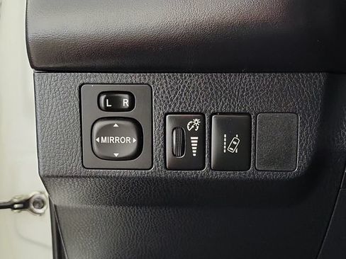 Used 2018 Toyota RAV4 LE Plus AWD/4WD image 23