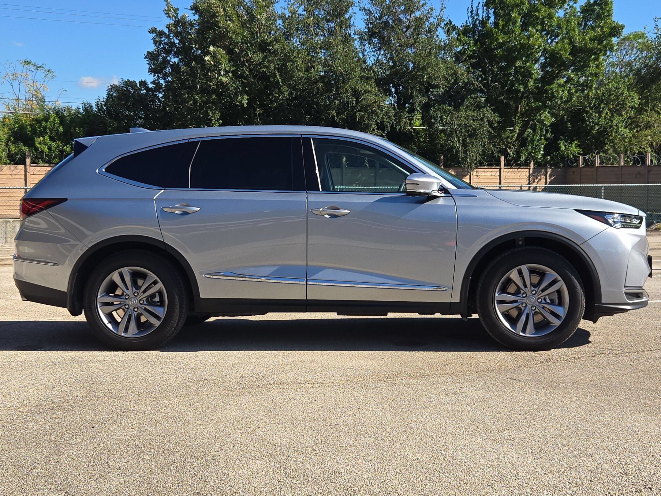 Certified 2026 Acura MDX SH-AWD image 2