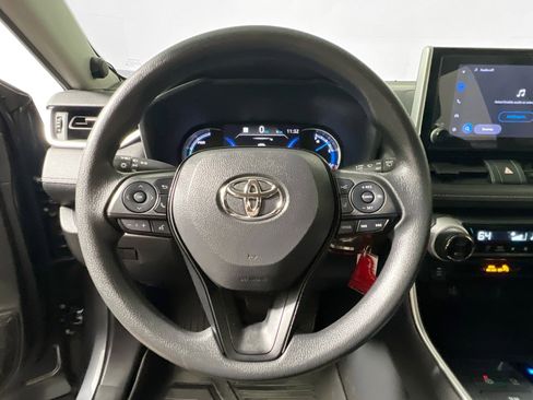 Used 2024 Toyota RAV4 LE AWD/4WD image 17