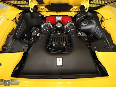 Used 2015 Ferrari 458 Spider RWD image 38