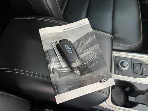 Used 2022 Ford Explorer XLT w/ Equipment Group 202A image 37