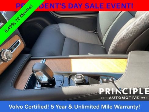 Certified 2024 Volvo XC90 T8 Plus image 17