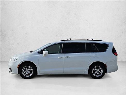 Used 2022 Chrysler Pacifica Touring-L FWD image 8