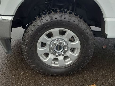 Used 2023 Ford F350 XLT w/ FX4 Off-Road Package image 16