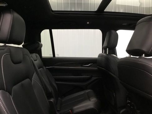 Used 2024 Jeep Grand Cherokee L Limited w/ Black Appearance Package image 20