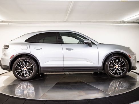 New 2026 Porsche Macan Electric RWD image 8