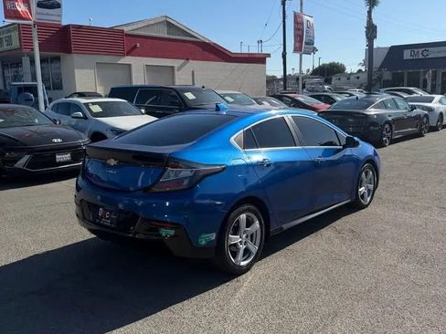 Used 2017 Chevrolet Volt LT FWD image 4