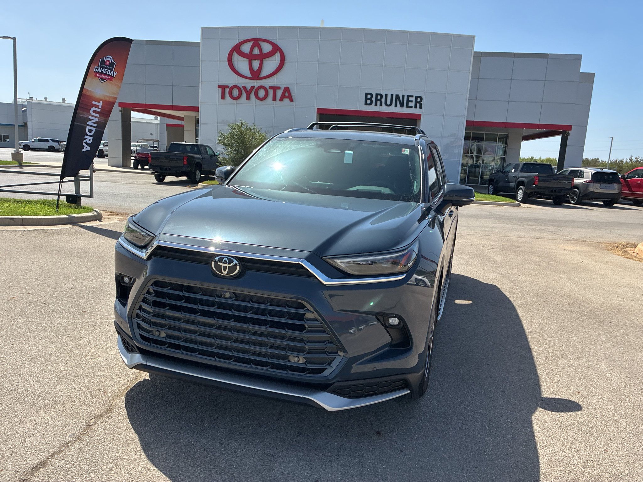 New 2026 Toyota Grand Highlander AWD Hybrid image 2