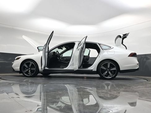 Used 2023 Honda Accord Sport image 53