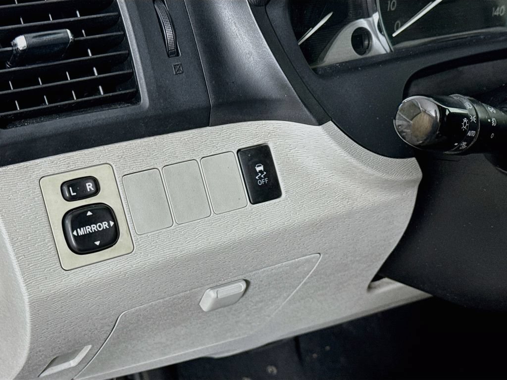 Used 2010 Toyota Venza FWD image 10