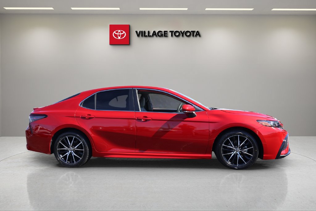 Used 2023 Toyota Camry SE FWD image 6