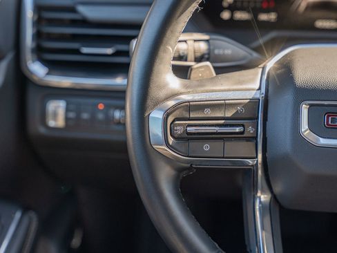 Used 2024 GMC Acadia Elevation image 29