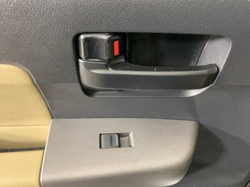 Used 2017 Toyota Sequoia SR5 image 32