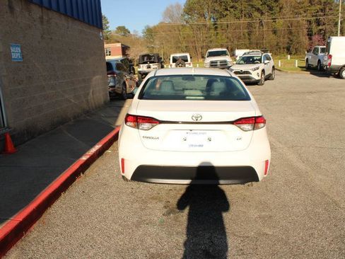 Used 2023 Toyota Corolla LE image 5