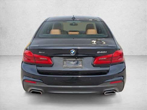Used 2020 BMW 540i xDrive w/ M Sport Package AWD/4WD image 6
