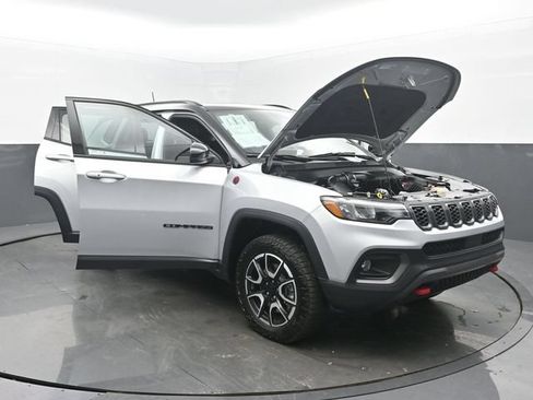 Used 2024 Jeep Compass Trailhawk w/ Sun and Sound Group AWD/4WD image 54