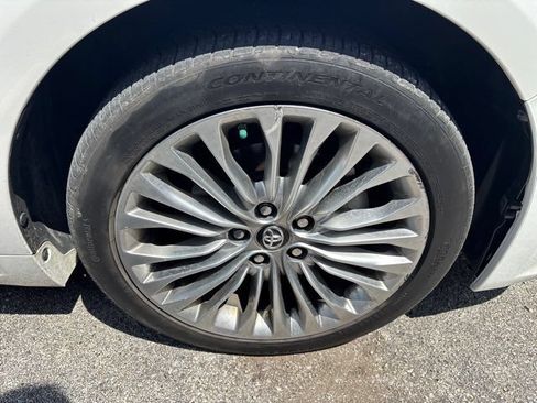 Used 2016 Toyota Avalon Limited FWD image 8