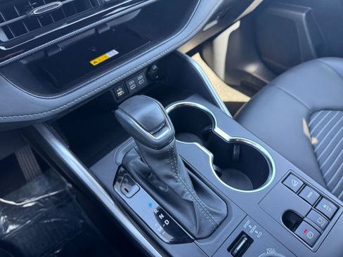 Used 2025 Toyota Highlander XSE image 45