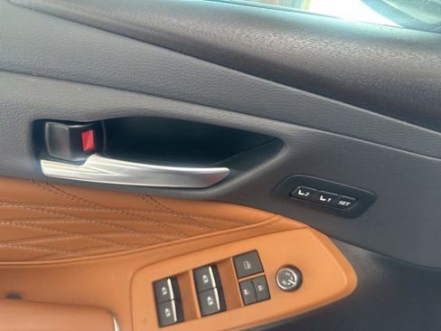 Used 2020 Toyota Avalon Limited FWD image 17