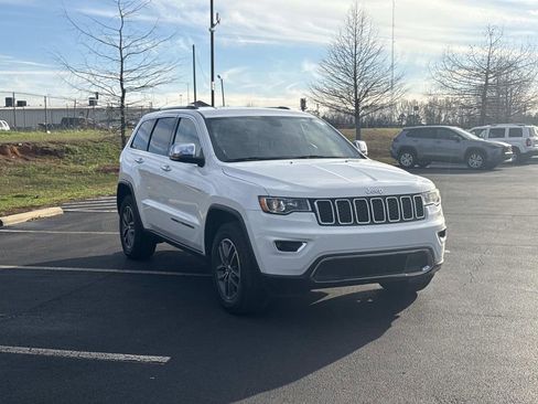 Used 2018 Jeep Grand Cherokee Limited image 27