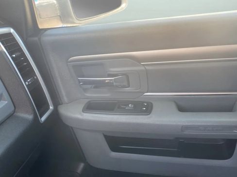 Used 2020 RAM 1500 Classic SLT AWD/4WD image 17