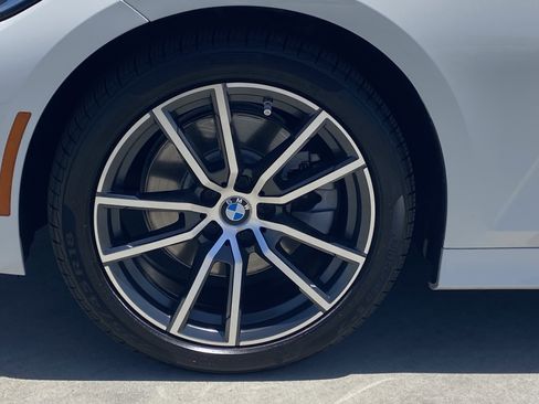 Used 2019 BMW 330i Sedan w/ Driving Assistance Package RWD image 8