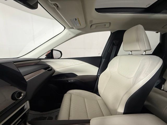 Used 2023 Lexus RX 350 w/ Accessory Package (Z1) AWD/4WD image 17
