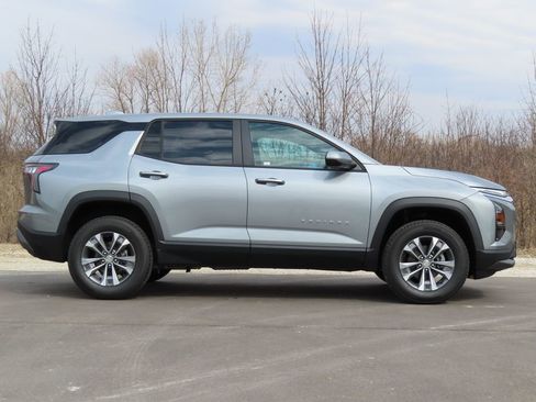 New 2026 Chevrolet Equinox LT AWD/4WD image 2