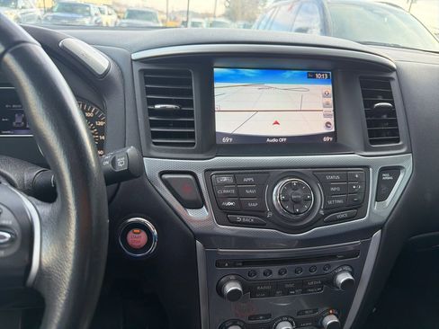 Used 2017 Nissan Pathfinder SL image 9