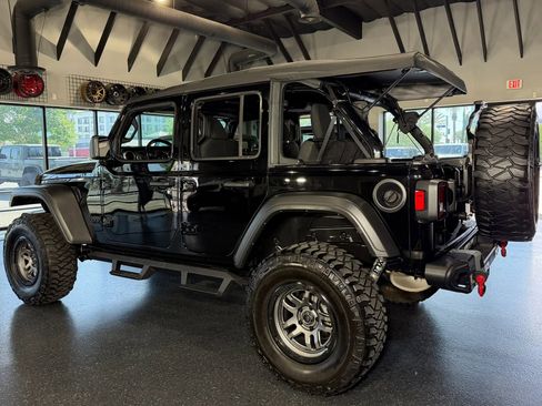Used 2022 Jeep Wrangler Unlimited Sport image 18