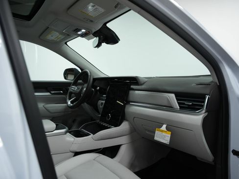 New 2026 GMC Terrain Denali w/ LPO, Black Badging Package image 16