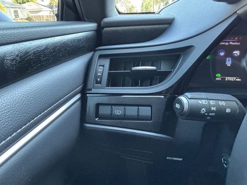 Used 2024 Lexus ES 300h w/ Premium Package FWD image 49