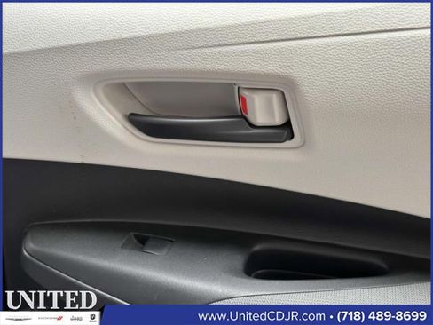 Used 2022 Toyota Corolla LE image 20