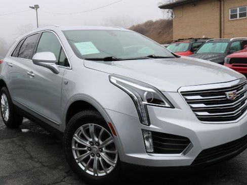Used 2017 Cadillac XT5 FWD image 3