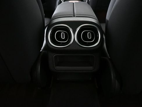 Certified 2026 Mercedes-Benz GLC 300 image 17