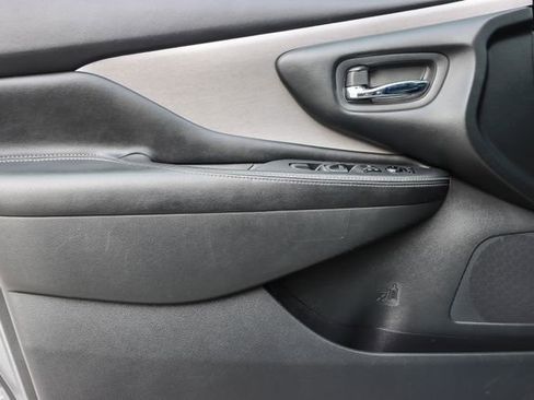 Used 2023 Nissan Murano SV image 23