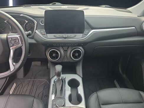 Used 2023 Chevrolet Blazer LT w/ Midnight/Sport Edition FWD image 11