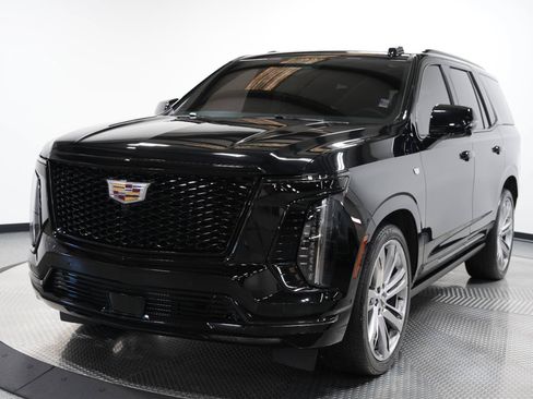 Used 2025 Cadillac Escalade Sport Platinum AWD/4WD image 3