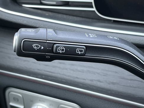 Used 2025 Mercedes-Benz GLE 350 4MATIC image 33